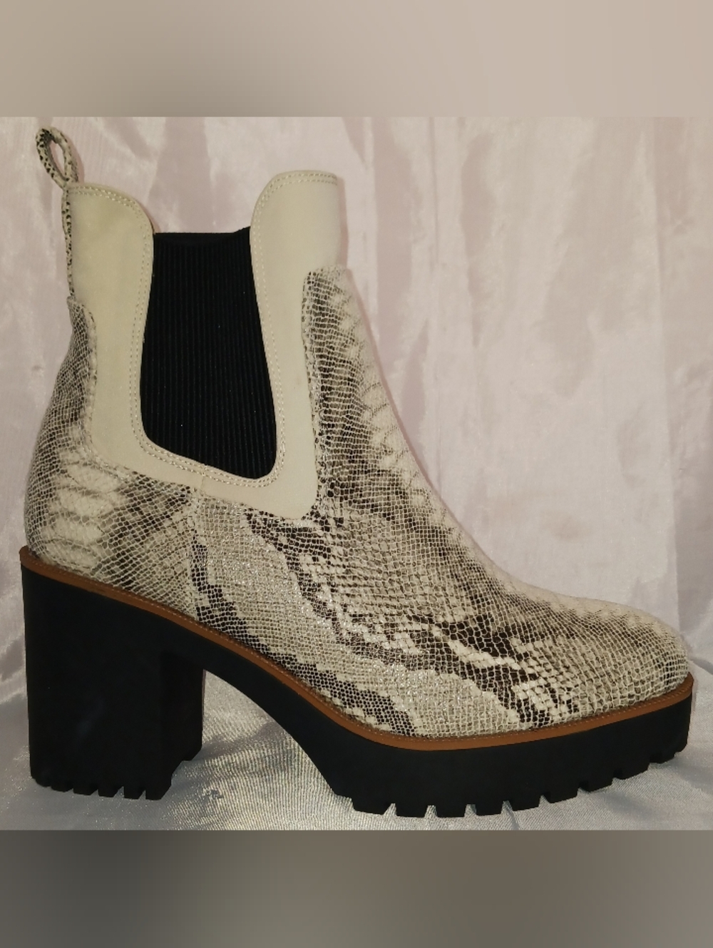 "Chinese Laundry" Snake-Print Chelsea Ankle Boot w/ Chunky Black Heel-Sz 10